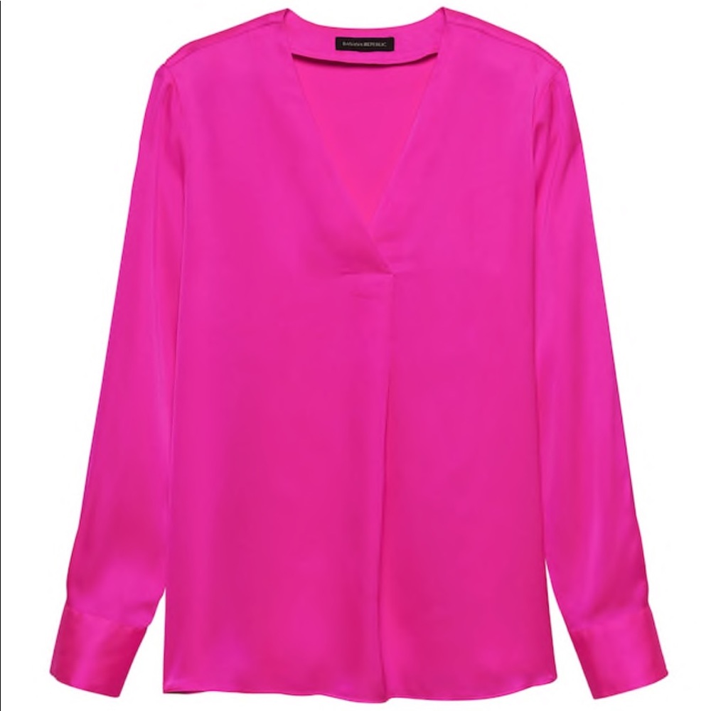 Banana Republic Drapey V Neck Top. NWT